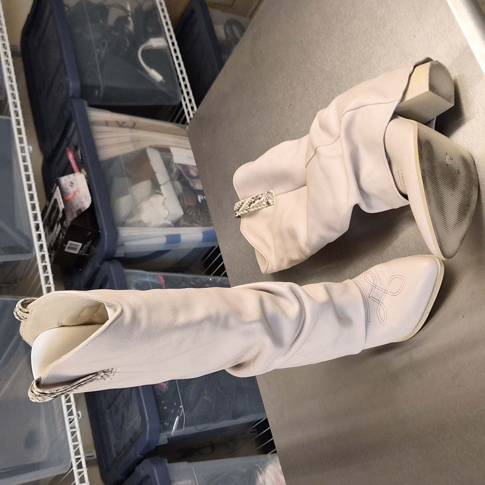 Steve Madden Elegant White Women's Boots 7M